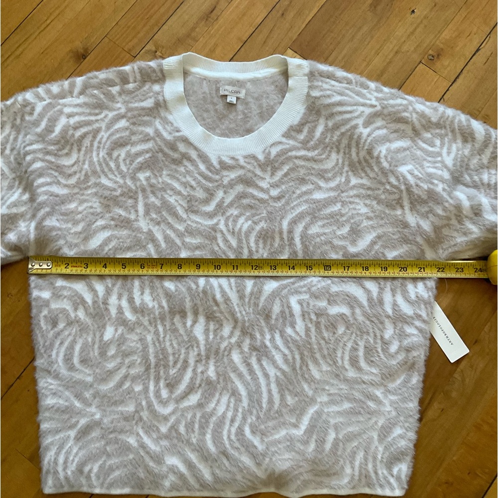 Pilcro Animal Eyelash Sweater
Color: NEUTRAL MOTIF - Picture 7 of 12